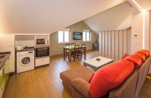Frije House | Pet-Friendly Oceanview Retreat at Mirador do Faro Touriñán