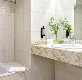 Sonnenland Hotel | Beautiful Mirador Maspalomas with Oceanfront Pool Access