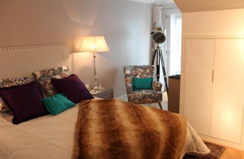 Santa Maria Maior Apartment | Exceptional Family-Friendly Stay at Miradouro de Lisboa