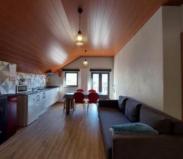 Seia Apartment | Discover Miradouros da Aldeia: Child-Friendly Retreat