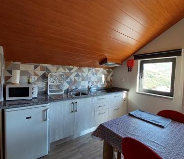 Seia Apartment | Discover Miradouros da Aldeia: Child-Friendly Retreat