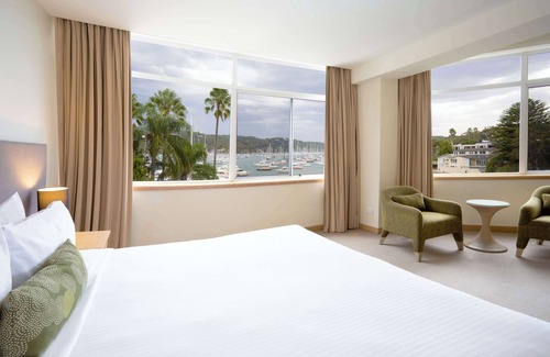 Newport Hotel | Discover Metro Mirage Hotel Newport: Family-Friendly & Poolside