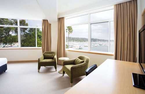 Newport Hotel | Discover Metro Mirage Hotel Newport: Family-Friendly & Poolside