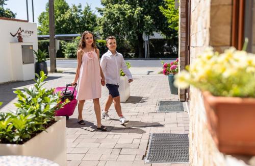 Sarvar Hotel | Discover Mirage Hotel Sárvár: Rated 9/10 by Guests