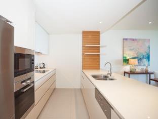 Airlie Beach Apartment | Elegant Mirage Whitsundays: Oceanfront Bliss Awaits