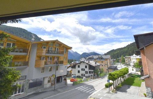 Madonna di Campiglio Apartment | Miralago 04 Apartment: Pet-Friendly Stay with Breakfast