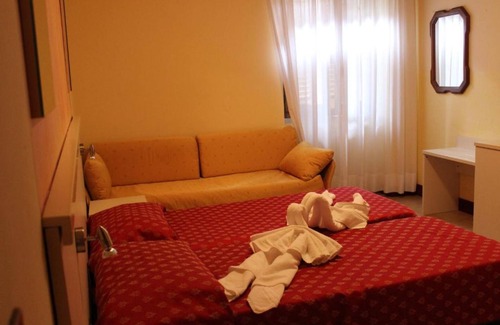 Pieve Hotel | Discover Miralago: Family-Friendly Hotel with Pool & Dining