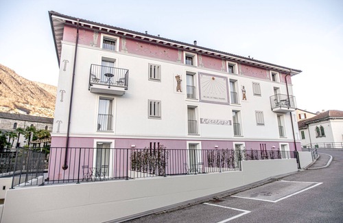 Muralto Apartment | Comfortable Miralago Locarno Easy Rooms with Breakfast Options
