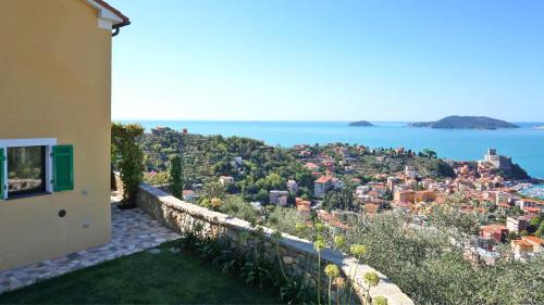 Lerici Villa | Relax at Miralunga la Villetta with Ocean View & Pool
