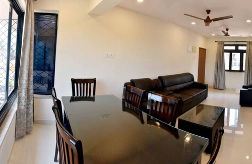 Caranzalem Apartment | Cozy Miramar Beach-side 3BHK Family-Friendly Retreat