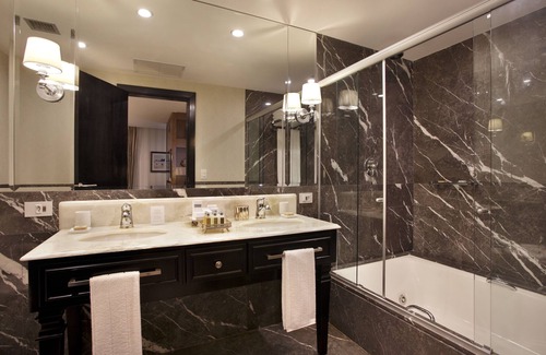 Copacabana Hotel | Discover Miramar by Windsor Copacabana - 5-Star Oceanfront Escape