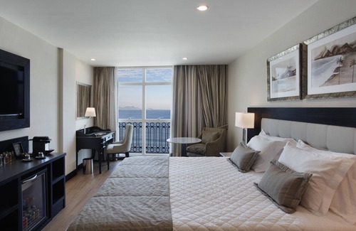 Copacabana Hotel | Discover Miramar by Windsor Copacabana - 5-Star Oceanfront Escape
