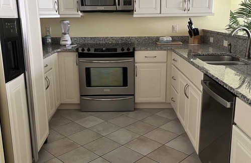 Ocean City Hotel | Explore Miramar Condominiums: Pool, Spa & Family-Friendly
