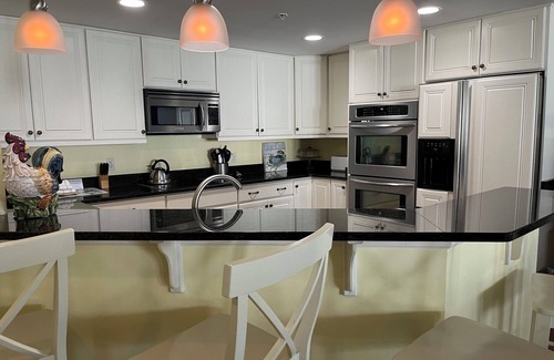 Ocean City Hotel | Explore Miramar Condominiums: Pool, Spa & Family-Friendly