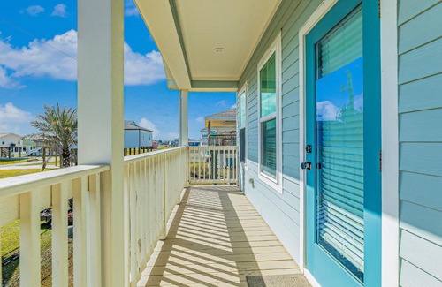 Terramar Beach House | Experience Miramar Mariner: A 4-Star Pet-Friendly Escape