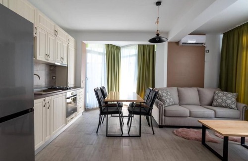 Mamaia-Sat Apartment | Experience Comfort at Miramare Alezzi with Ocean Views
