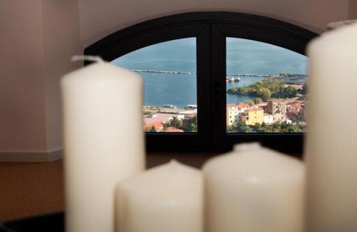 La Spezia Apartment | Miramare Apartments & Suites: Oceanfront Retreat with Pool