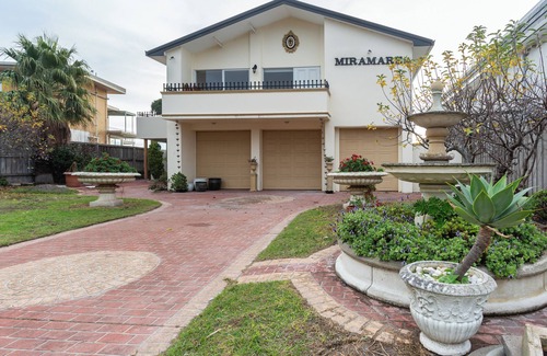 Frankston South House | Miramare By The Bay - Spectacular Panoramic views