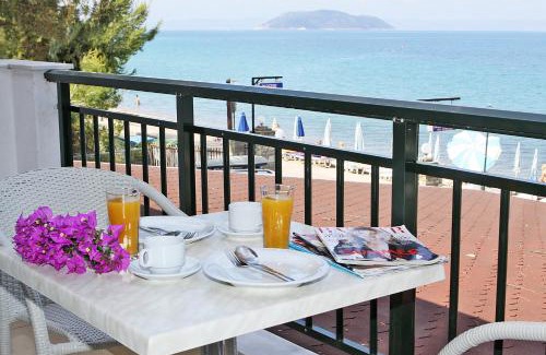 Paradhisos Apartment | Top-Rated Miramare Hotel with Oceanfront Views & Breakfast
