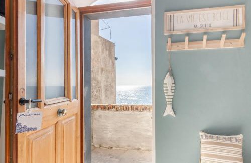 Masero Apartment | Cozy Miramare Love Nest with Oceanfront Views