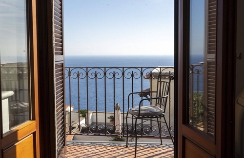 Conca dei Marini House | Guest Rated 10/10: Villa Miramare with Pool, Amalfi Coast