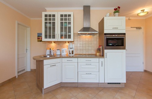 Ostseebad Kuhlungsborn Apartment | Unwind at Miramare: Oceanfront Retreat with Sauna & Wi-Fi