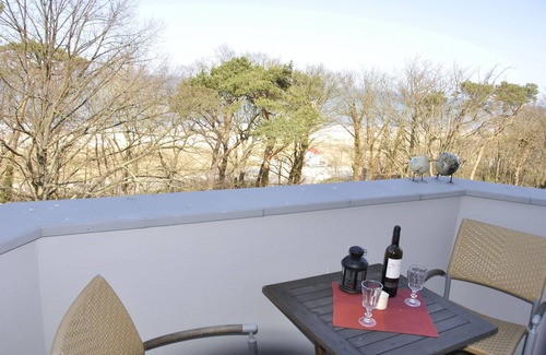 Ostseebad Kuhlungsborn Apartment | Unwind at Miramare: Oceanfront Retreat with Sauna & Wi-Fi