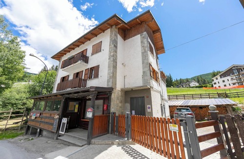 Sauze d'Oulx Apartment | Cozy Miramonti 21: Ski In - Ski Out Retreat Awaits