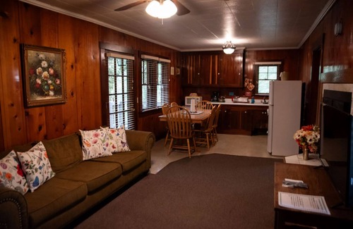 Myers Flat Cottage | Ocean View Retreat at Miranda Gardens Resort - Top Rated 9.4