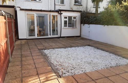Gillingham House | Discover Mirandas Place - Guest Rated 8.6/10 for Comfort