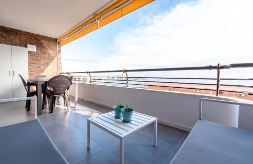 L'Albufereta Apartment | Oceanfront Retreat at Mirando al Mar - Guest Rated 9/10