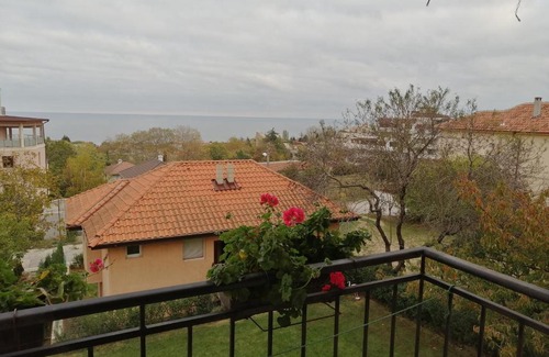 Byala House | Experience Miranis Houses: Pet-Friendly with Top Reviews
