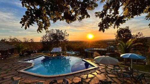 Nobres Hotel | Relax at Mirante do Cerrado: Pool, Breakfast & Family Fun