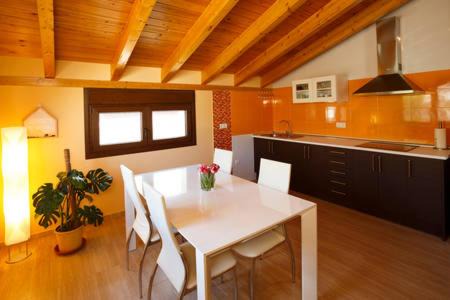 Fompedraza House | Pet-Friendly MIRARIBERA by the Ribera del Duero