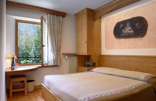 Auronzo di Cadore Hotel | Miravalle: Top-Rated Hotel with Family-Friendly Amenities
