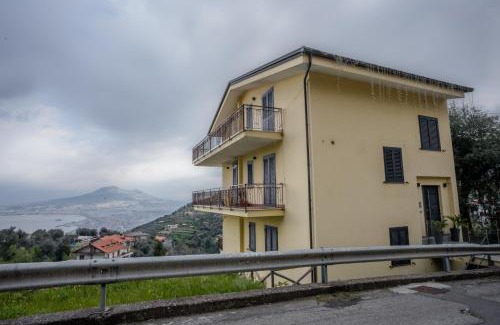 Piazza-Tralia-Pendolo Apartment | Top-Rated Stay at Miravesuvio: 9.9/10 Guest Reviews