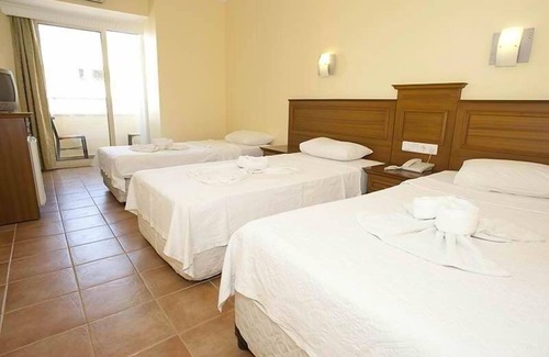 Icmeler City Center Hotel | Discover Comfort at Miray Hotel with Pool and Dining