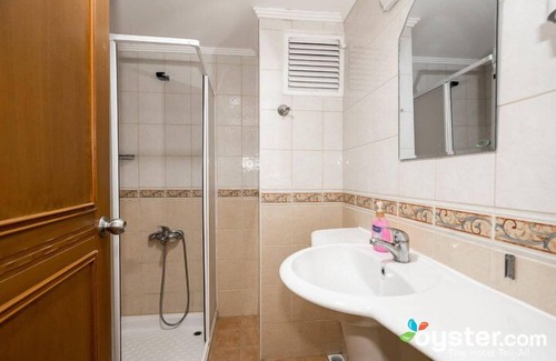 Icmeler City Center Hotel | Discover Comfort at Miray Hotel with Pool and Dining