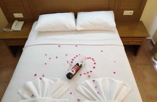 Icmeler City Center Hotel | Discover Comfort at Miray Hotel with Pool and Dining