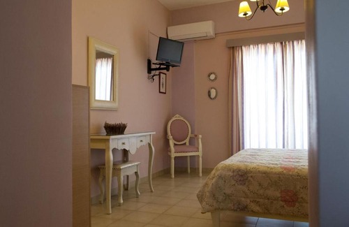 Loutra Oraias Elenis Apartment | Beachfront Mirella Studios: Rated 9.5/10 with Ocean Views