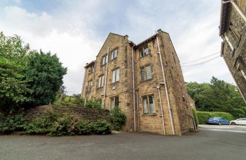 Robert Town Bed & Breakfast | Wheelchair Accessible Mirfield Monastery B&B - Rated 9/10