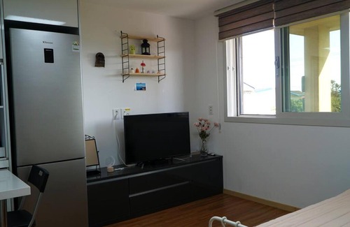 Andeok House | Guest Rated 10/10: Family-Friendly Mirine Jeju Hotel