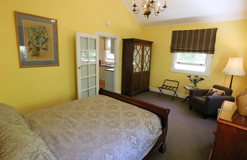 Woodend Cottage | Mirkwood Forest Spa Cottage - Garden Guesthouse
