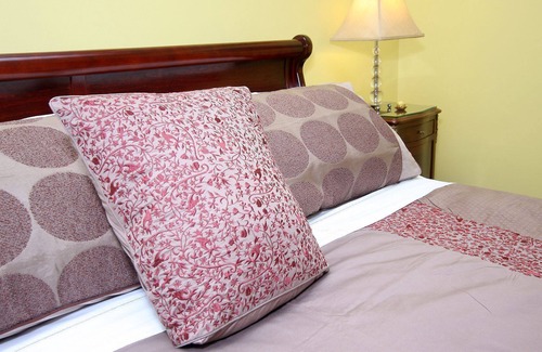 Woodend Cottage | Mirkwood Forest Spa Cottage - Garden Guesthouse