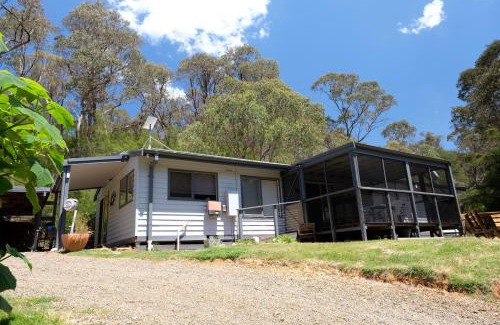 Kevington House | Discover Mirra Minga: Pet & Child Friendly Escape