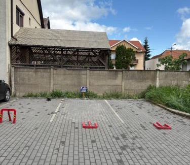 Satu Mare Apartment | Pet-Friendly Mirror Apartments with a 9.8 Guest Rating