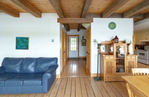 Dudswell Ski Chalet | Mirror Lakefront and SPA | À Fleur D'eau