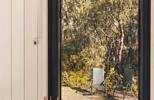 Tamborine House | Pet-Friendly Retreat at Mirror Reflections Suites