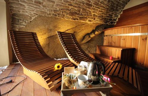 Castelmezzano Apartment | Relax at Mirutt Home: Spa, Hot Tub & Family-Friendly Stay
