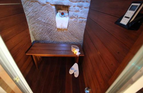 Castelmezzano Apartment | Relax at Mirutt Home: Spa, Hot Tub & Family-Friendly Stay